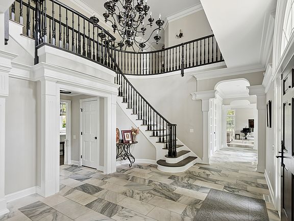 4th image of 1671 Alexis Ct