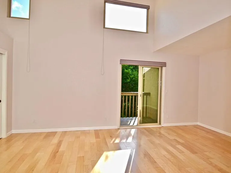 99 Montsalas Dr — Photo 5