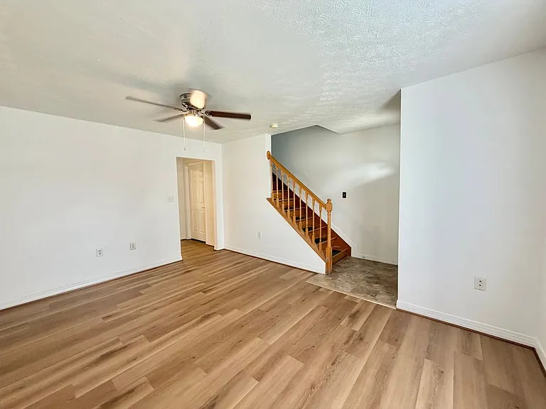 116 T Bird Ln #B — Photo 5