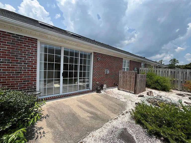 5006 Carleton Dr #113 — Photo 30