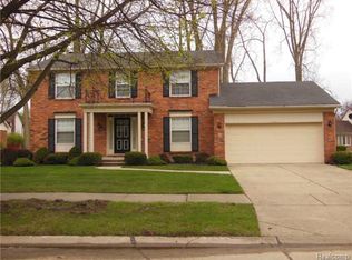 19474 Whitby Dr, Livonia, MI 48152