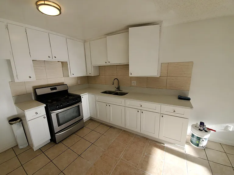 1042 W Pine St #A — Photo 1