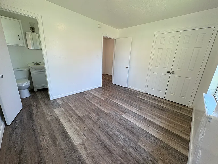 6921 Sears Ter — Photo 13