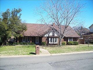 5th image of 3909 Woodstock Dr