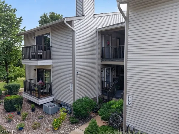 21 Sam Bonnell Dr, Union Twp., NJ 08809