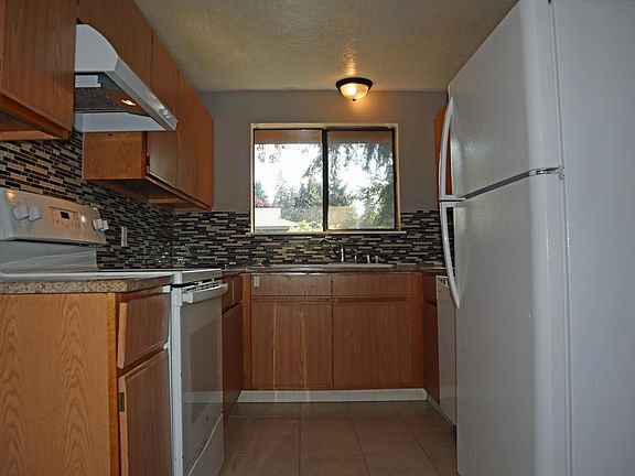 3rd image of 17219 11th Avenue Ct E #17219