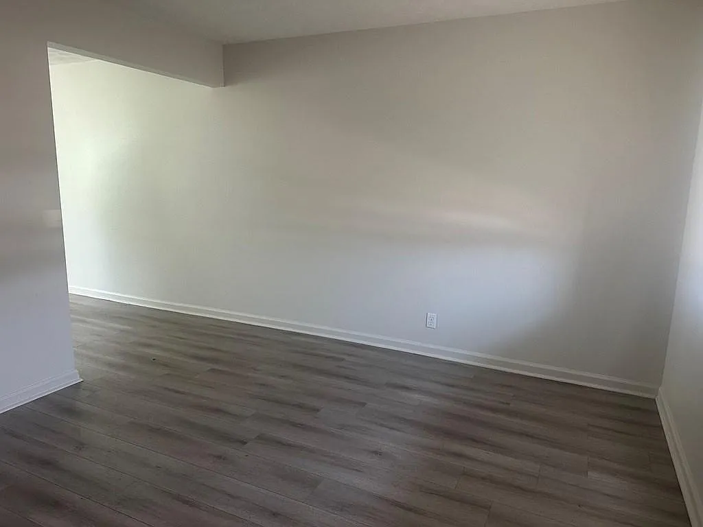 1213 MLK Jr. Blvd. - Apartment 18 — Photo 2