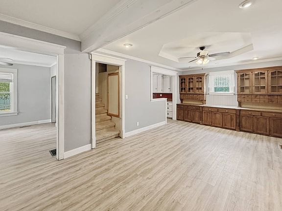3rd image of 939 S 4th St