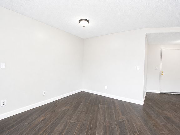 5th image of 277 S Avenue 52 #1
