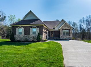 553 Country Club Estates Dr SE, Corydon, IN 47112
