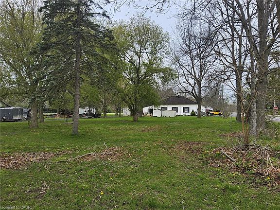 2nd image of 740 Hillcrest Rd S