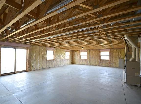 5th image of 156 Sparks Hill Dr