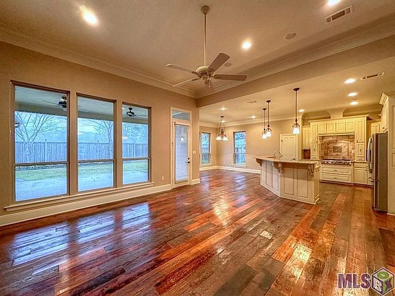 5th image of 41226 Clearwater Ave