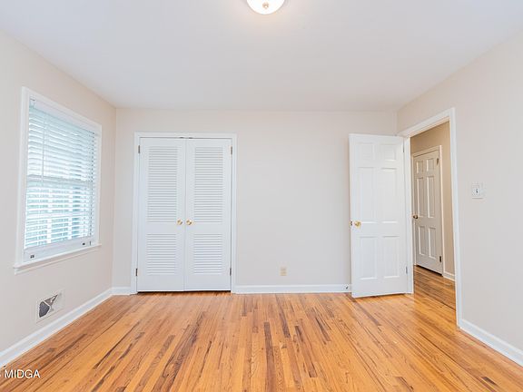 5th image of 2950 Castlewoods Dr