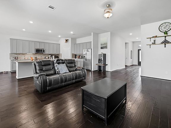 4th image of 23518 Mantova River Dr