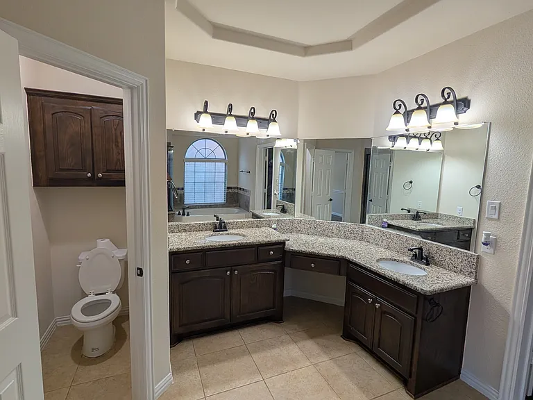 12461 Bridgeport Dr — Photo 14