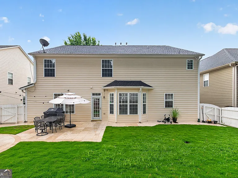 323 Revolution Dr — Photo 41