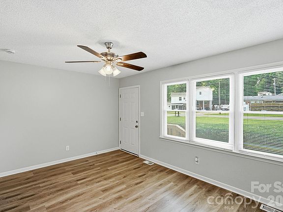 5th image of 5008 Sea Oates Ln