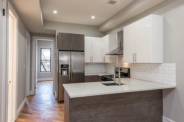 Rented by Nooklyn NYC LLC | media 18