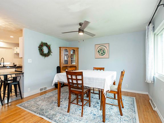 3rd image of 1851 Winston Dr