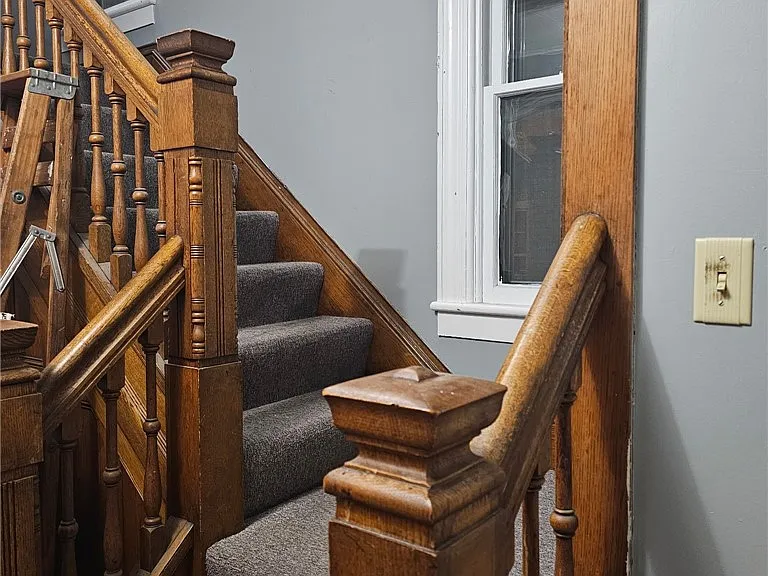 21 Armory Pl — Photo 2