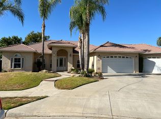 1046 Lords Ct, Lemoore, CA 93245