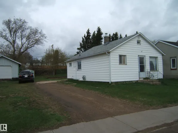 4614 47th St, Two Hills, AB T0B 4K0