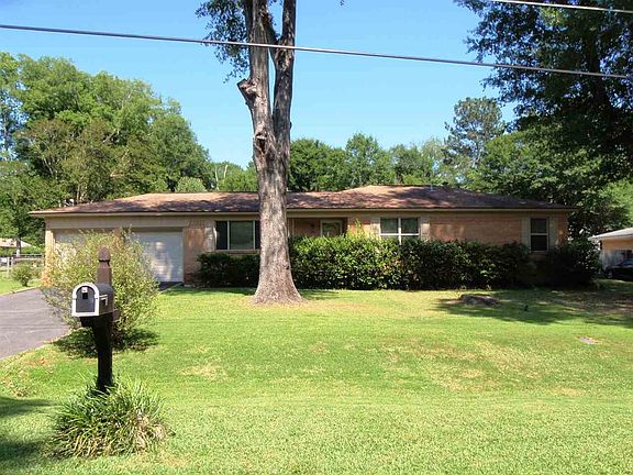 3rd image of 1104 Willow Springs Dr
