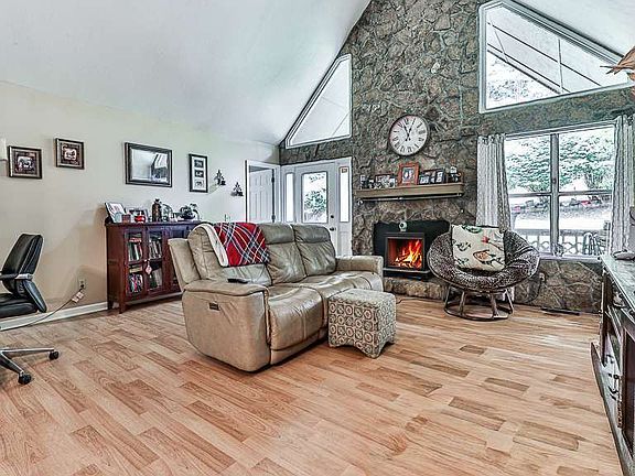 3rd image of 314 Spring Creek Rd #17A-17B