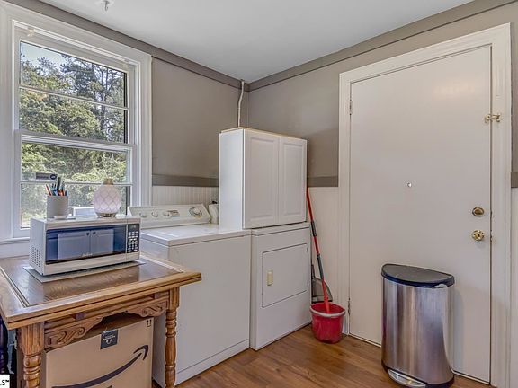 5th image of 106 Long Forest Dr