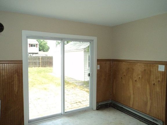 3rd image of 26741 Belanger St