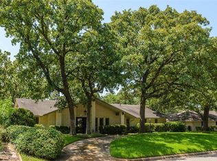 2701 Pin Oak Ln, Arlington, TX 76012