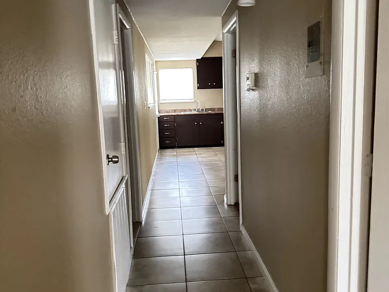 3007 Bobolink St — Photo 6