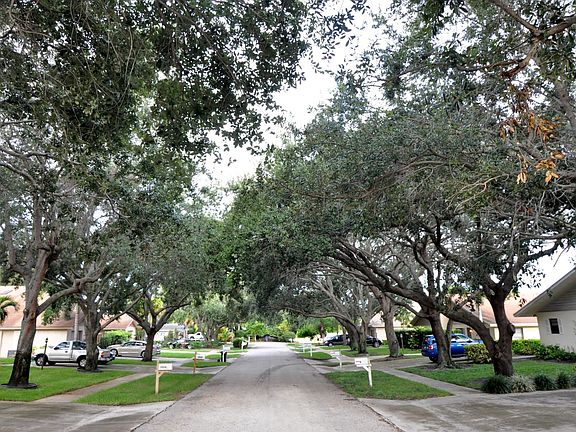 2nd image of 2046 Cove Ln