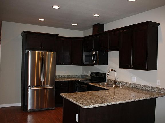 3rd image of 630 N Trafton St APT B