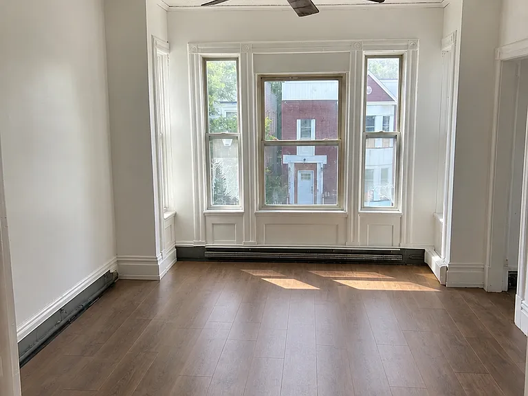 134 6th Ave #2 — Photo 3