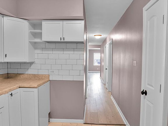 3rd image of 7720 S Jeffery Blvd Unit Gs