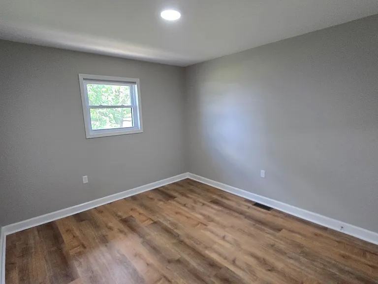 3459 Bloomingdale Rd #4 — Photo 9