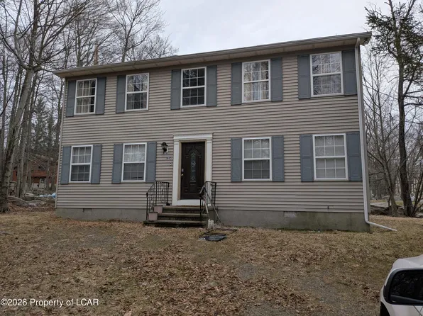 8094 Elizabeth Ln, Tobyhanna, PA 18466