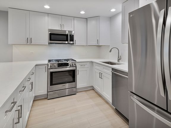 2nd image of 1656 W Summerdale Ave