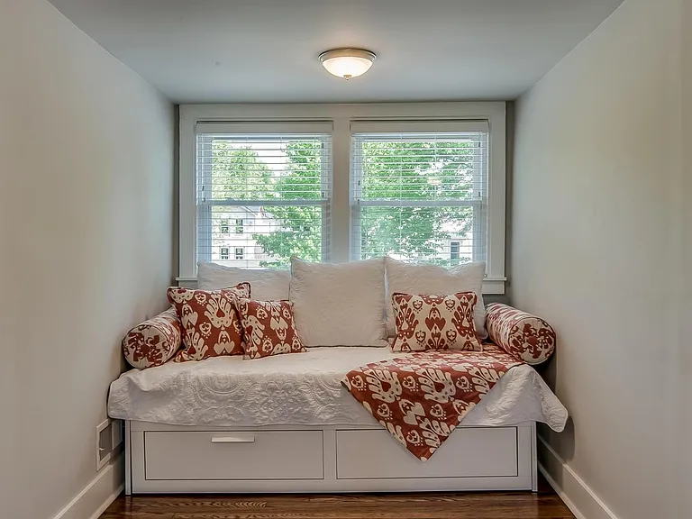 11 Waters Ave — Photo 22