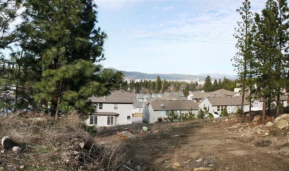 2nd image of 4907 E 16th Ln