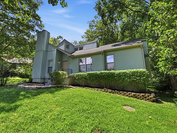 3rd image of 536 Newcastle Ln