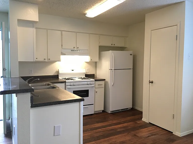 4905 Merritt Circle — Photo 1