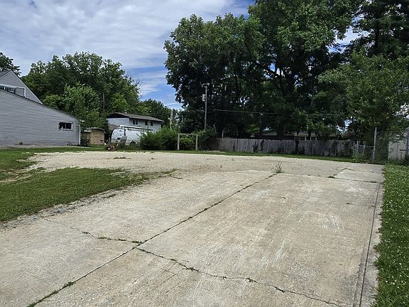 2nd image of 6142 Meadowlark Dr
