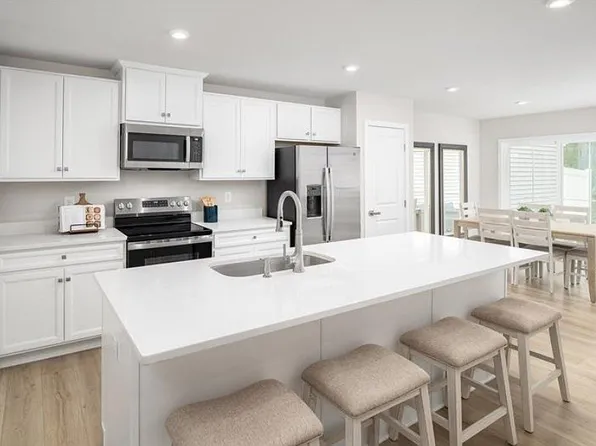 2264 Palm Ct, Sandston, VA 23150