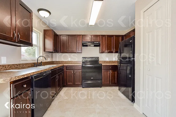 13691 SW 43rd Cir — Photo 5