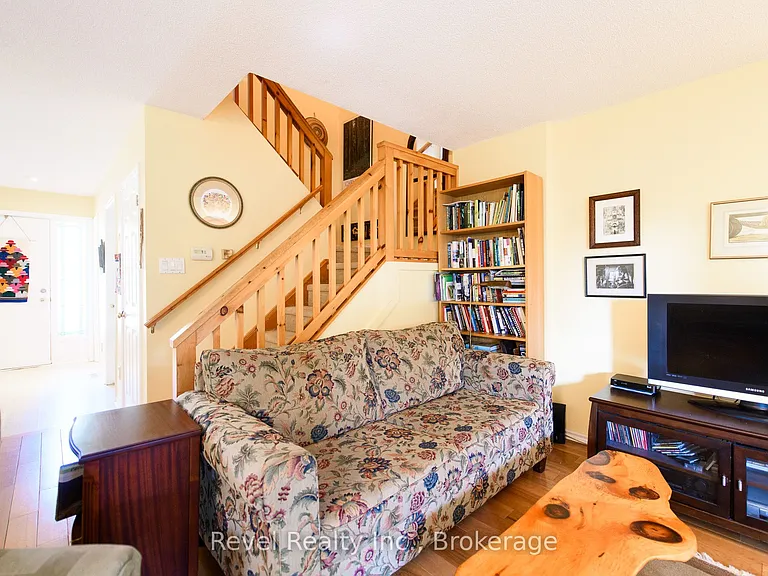 145 Fairway Cres #51 — Photo 5