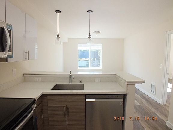 4th image of 12548 15th Ave NE #302