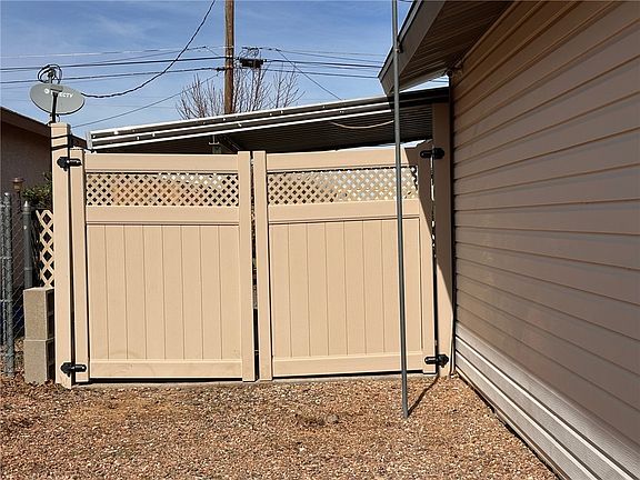4th image of 2305 E Carver Avenue
